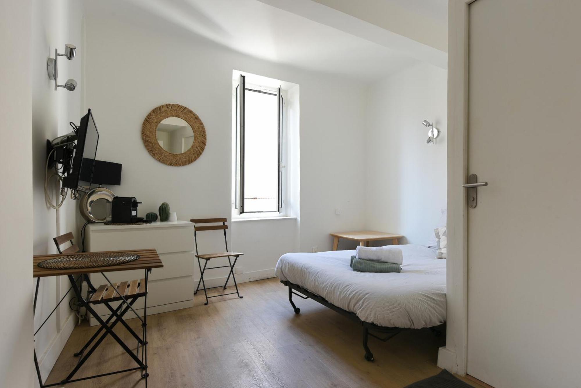 Studio Garrigue La Fare-les-Oliviers Екстериор снимка